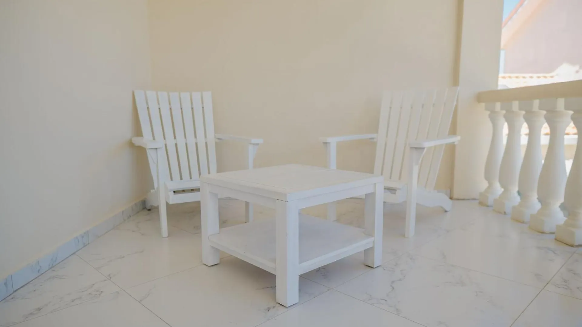 Huge 4-Bedroom Apartment 2 Km From Eagle Beach Palm Beach 0*,  Aruba
