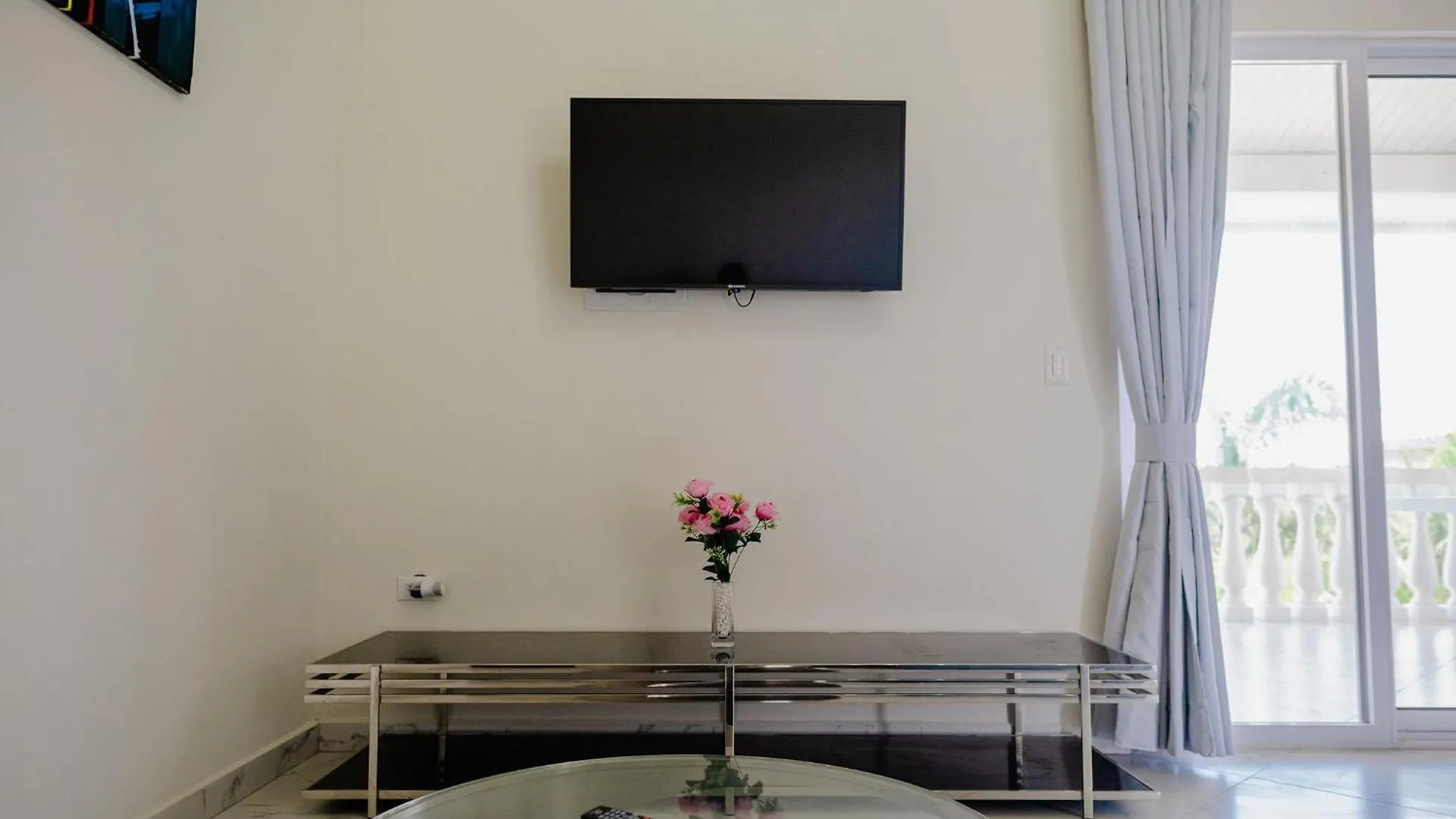 Huge 4-Bedroom Apartment 2 Km From Eagle Beach Palm Beach